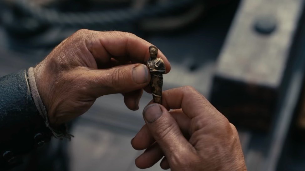 I think this is the Athena statuette seen in the t (1).jpg