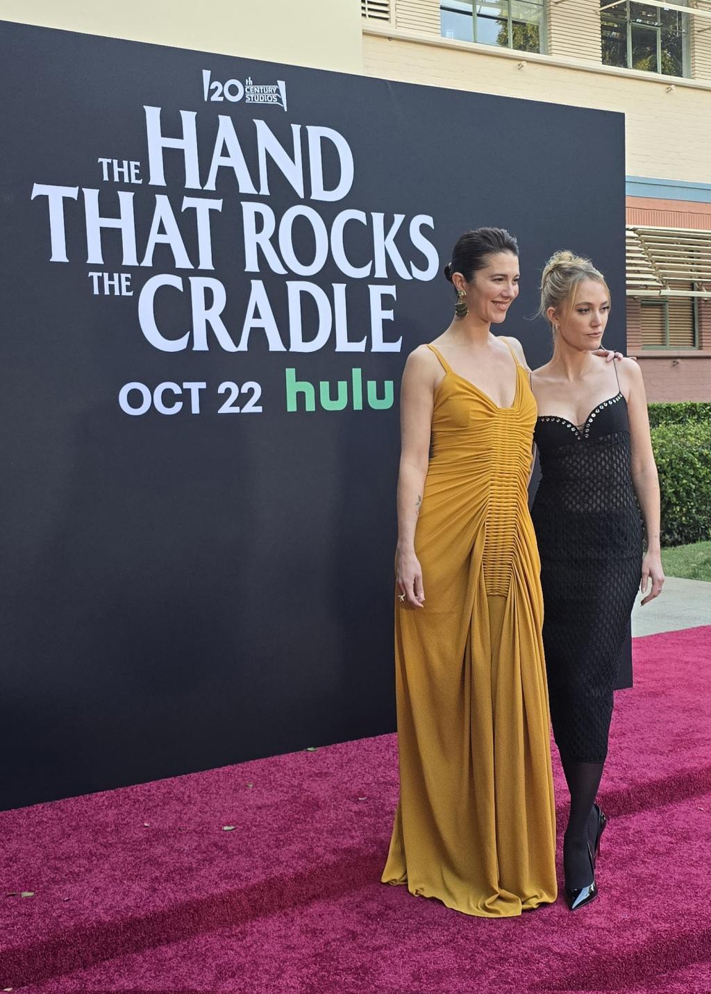 Mary Elizabeth Winstead & Maika Monroe at ‘THE (2).jpg