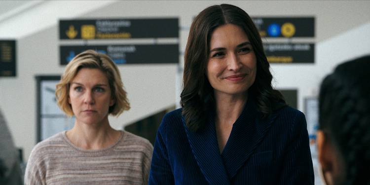 pluribus-zosia-carol-airport (1).jpg