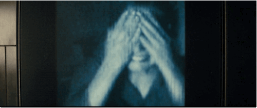 우는 장면 2.gif