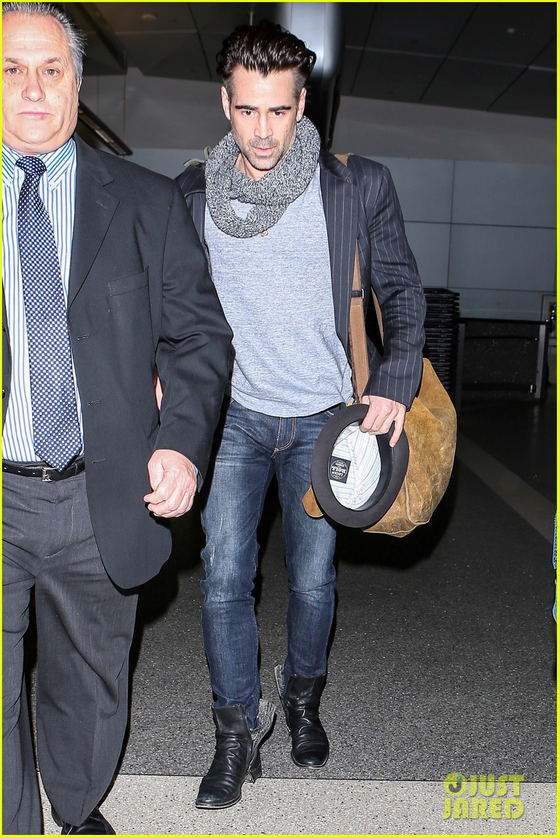 colin-farrell-looks-super-sexy-for-his-flight-out-of-town-13.jpg