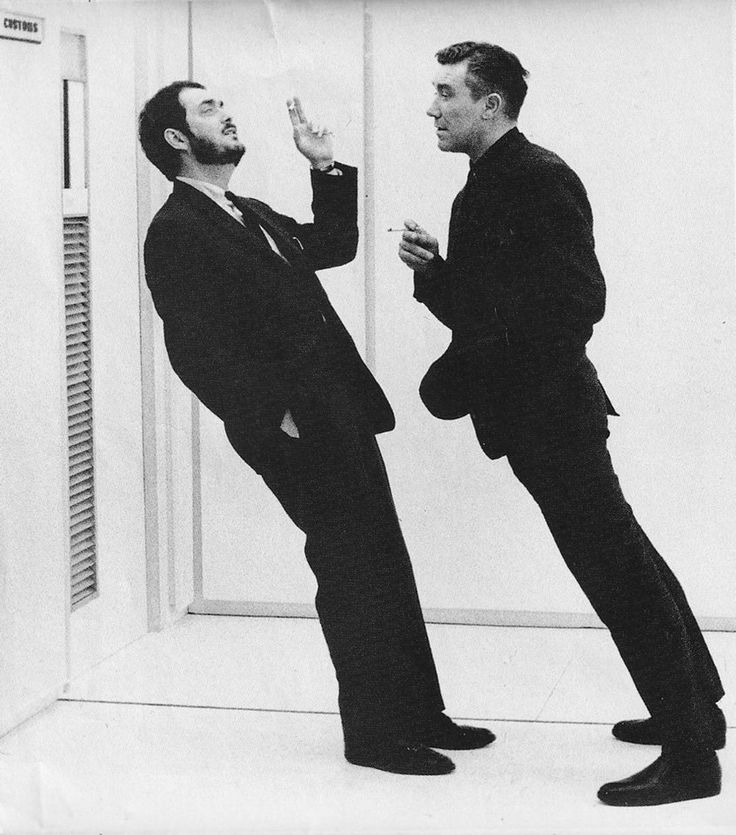 Stanley-Kubrick-and-William-Sylvester-smoking-on-one-of-the-Zero-G-sets-of-2001-A-Space-Odyssey.jpg