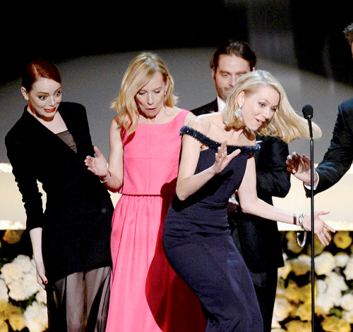 Naomi_Watts-Emma_Stone-21st_Annual_Screen_Actors_Guild_Awards-Shrine_Auditorium-LA-1_25_2015.jpg