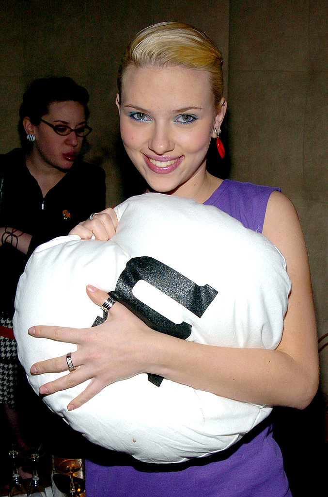 Scarlett-hugged-giant-MampM-pillow-event-2003.jpg
