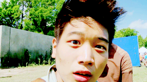 -Ki-Hong-Lee-and-Will-the-maze-runner-37674323-500-281.gif