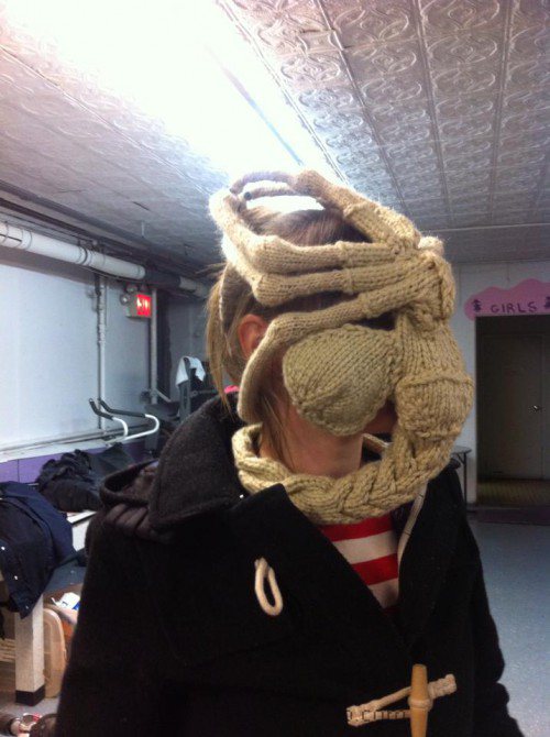 knit-alien-facehugger-skimask-500x670.jpg