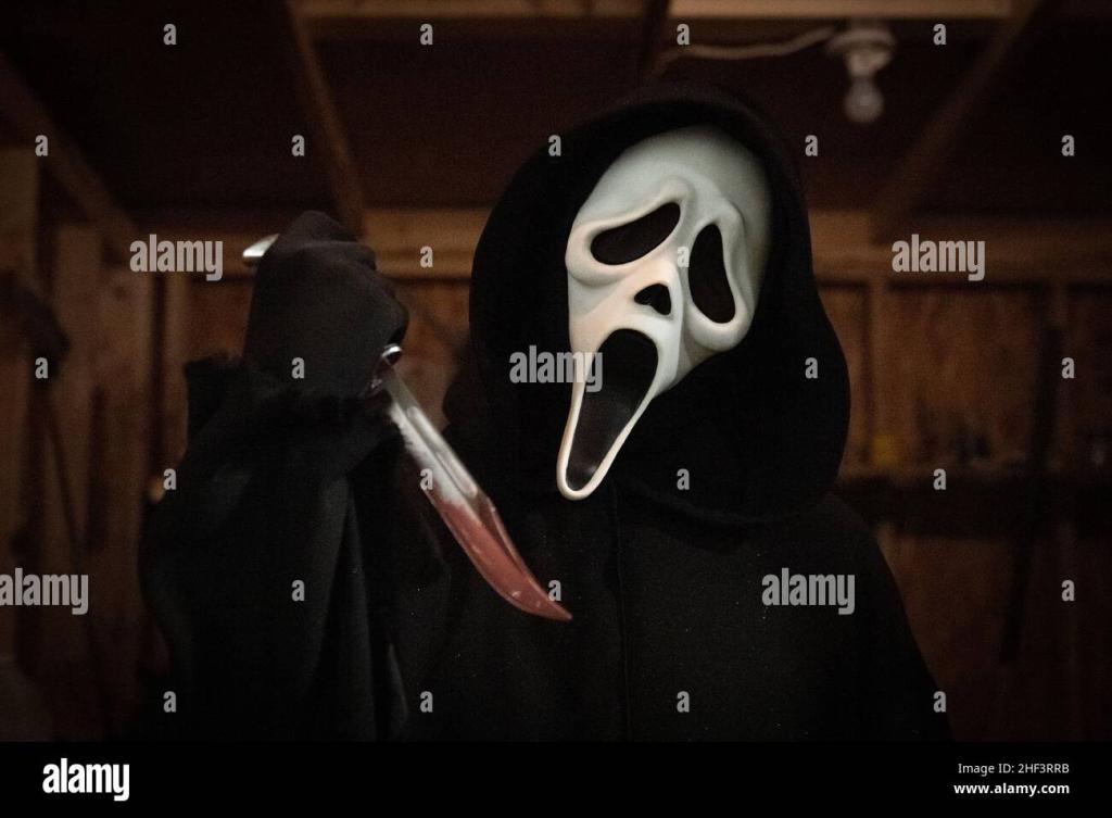 ghostface-in-paramount-pictures-and-spyglass-media-groups-scream-photo-credit-paramount-the-hollywood-archive-2HF3RRB.jpg