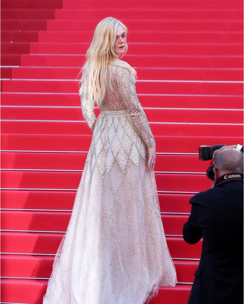 UD_ellefanning_3641140240907101144_3009345727_2025_ 5_ 27_.jpg