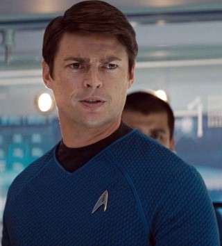 leonard_mccoy_karl_urban.jpg