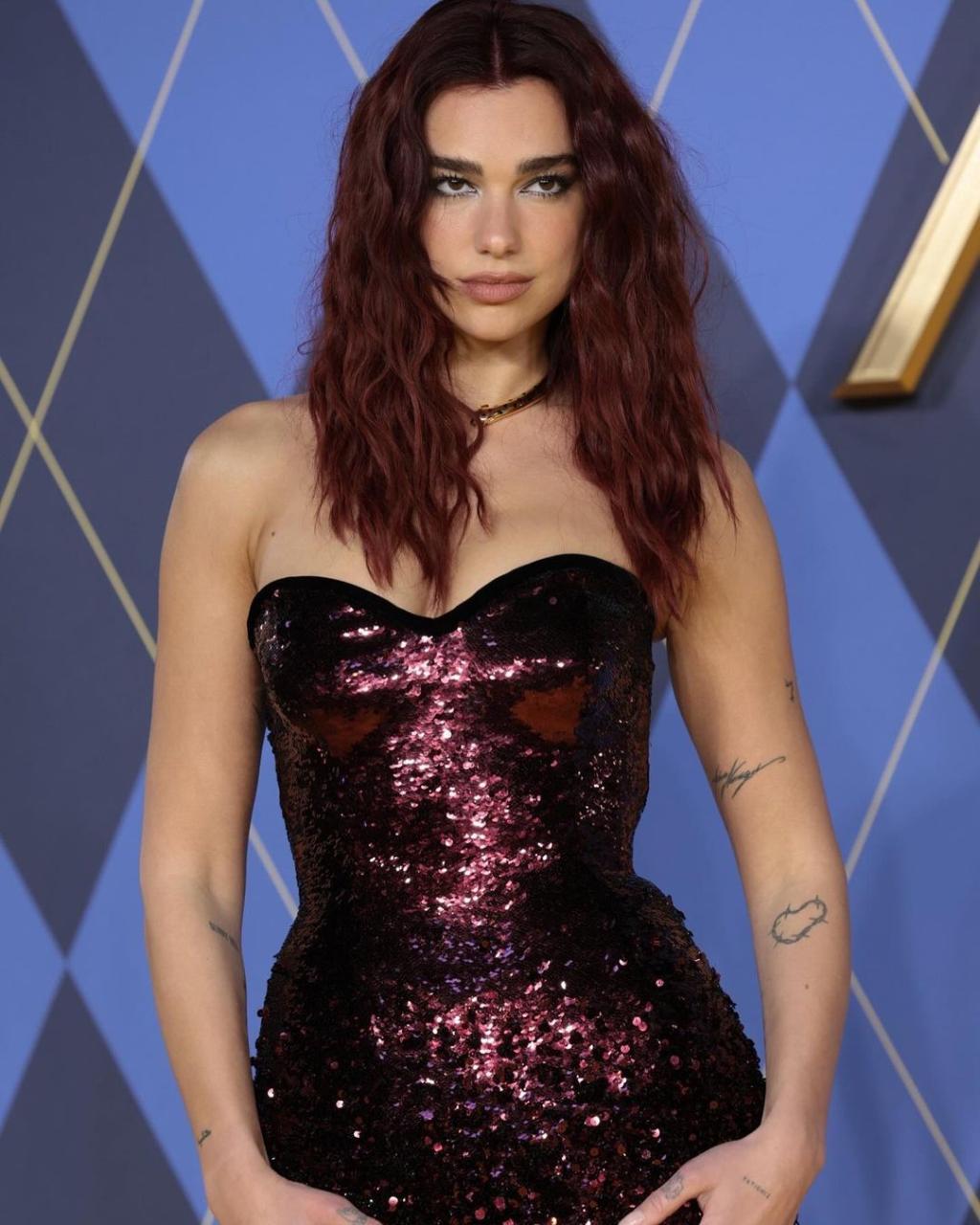 dualipa_420632681_349690191304205_2563979740740593784_n.jpg