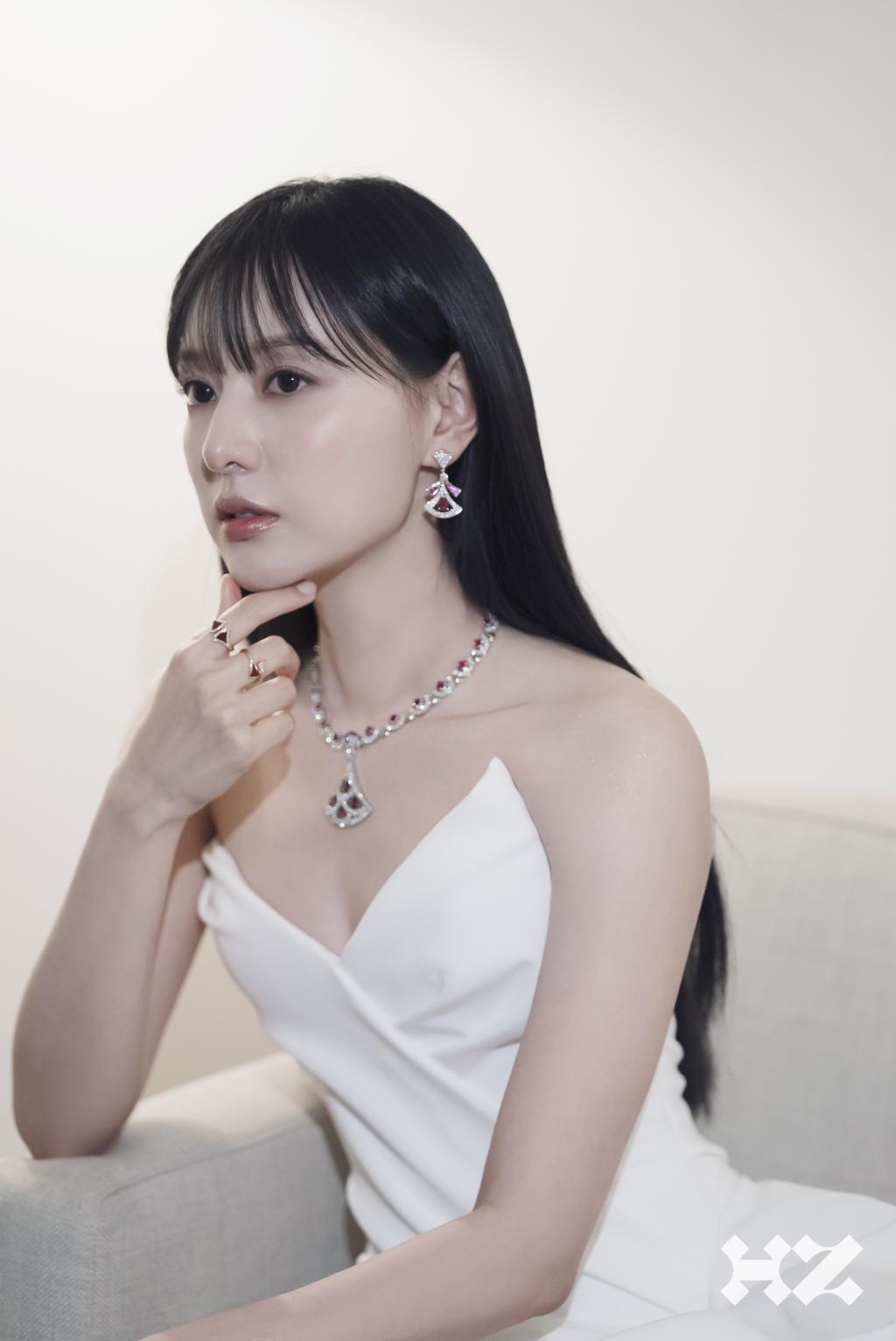 김지원_노블레스_(6).jpg