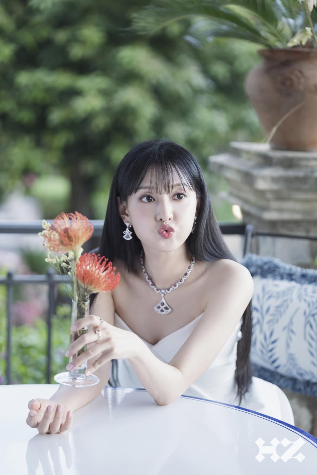 김지원_노블레스_(7).jpg