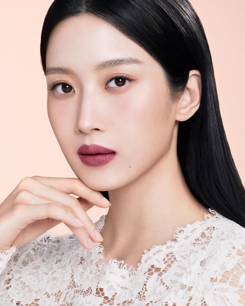 UD_voguekorea_3542338022796450369_316489712_2025_ 1_ 11_.jpg