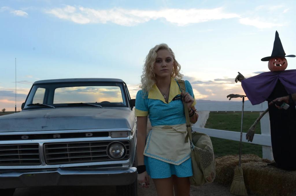 the-guest-maika-monroe.webp.jpg