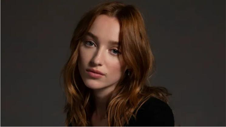 FireShot Capture 3053 - Phoebe Dynevor Shark Movie Headed To Netflix From Sony (EXCLUSIVE)_ - deadline.png.jpg