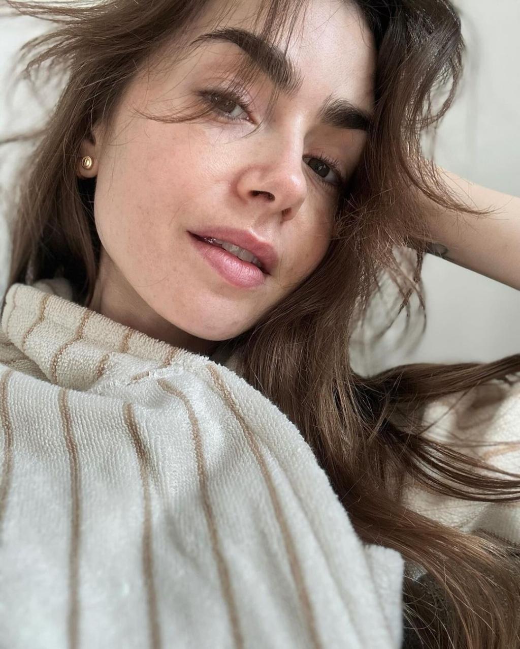 lilyjcollins_409180434_1390030595054179_2053711795182460509_n.jpg