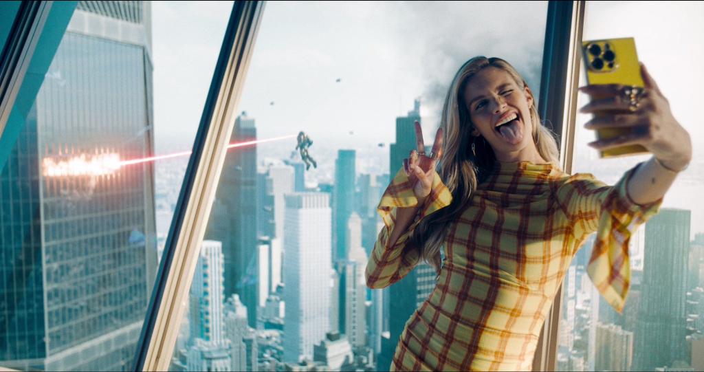 Eve TeschmacherPlayed by Sara Sampaio, Eve Teschma (1).jpg