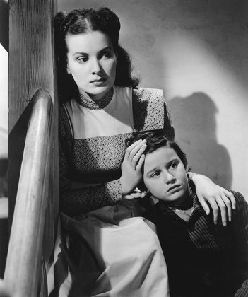 how-green-my-valley-maureen-o',hara-roddy-440nw-1586837a.jpg