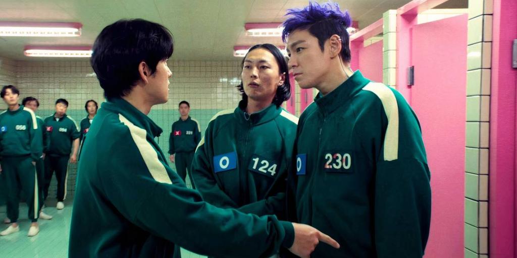 thanos-is-arguing-with-myung-gi-in-the-bathroom-in-squid-game-season-2.jpg