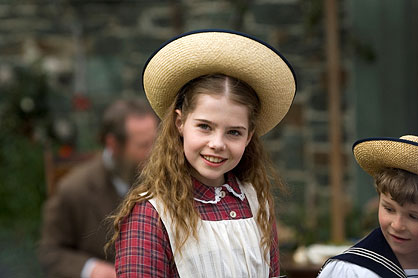 Miss-Potter-Sense-and-Sensibility-lucy-boynton-24089974-418-278.jpg