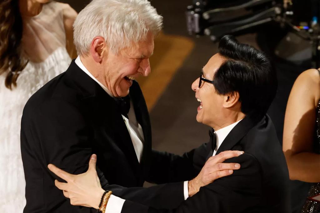 Oscars-HARRISON-FORD-KE-HUY-QUAN-031223-9191e7fc809b499797cc1d0c901310ce.webp.jpg