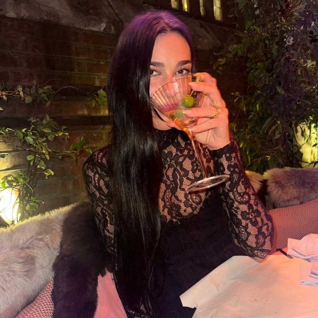 UD_dualipa_3535313718859956294_12331195_2025_ 1_ 3_.jpg