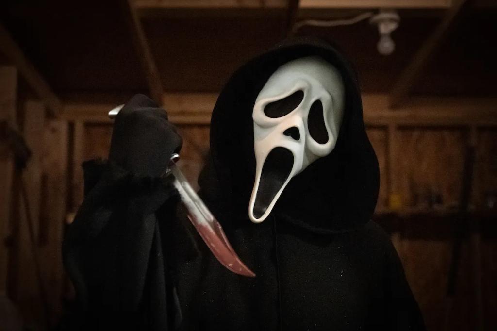 Scream-2022-Ghostface-Bloody-Disgusting-hidden-watermark.webp.jpg
