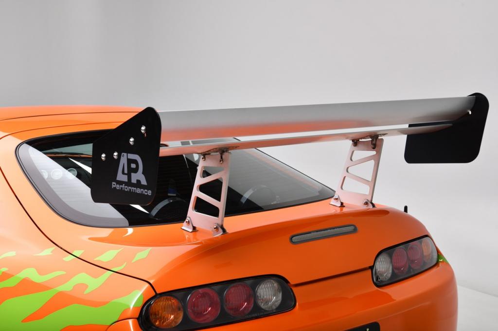 https_kr.hypebeast.com_files_2021_05_paul-walker-brian-oconner-1994-toyota-supra-fast-and-furious-movie-car-jdm-tuned-for-s.jpg