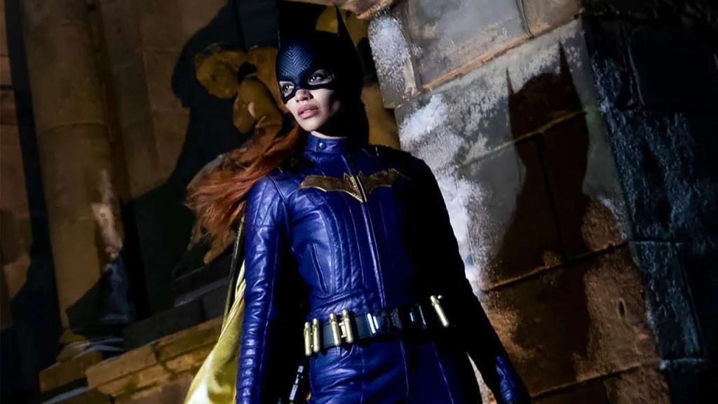 Leslie-Grace-Batgirl-080222-4c25fd6e8a5a4b87b68d2b5affeca112.webp.jpg