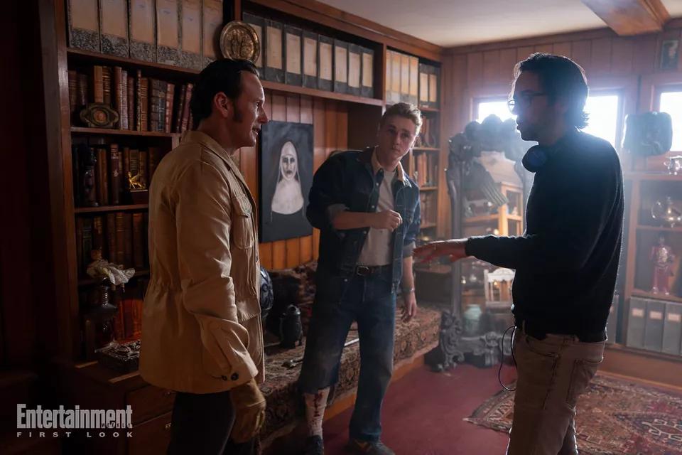 The-Conjuring-Cover-Stills-050125-05-eef5640c2f6c49f98d146fa7320e5af3.webp.jpg