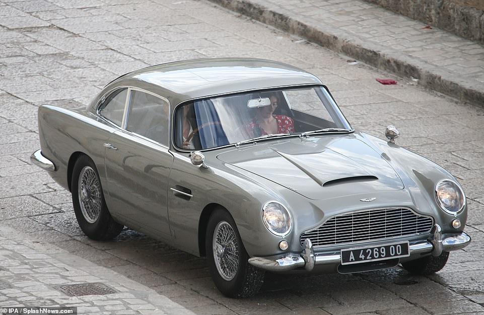 18292470-7451739-There_it_is_The_iconic_Aston_Martin_was_also_seen_on_Monday_The_-a-91_1568197961382.jpg