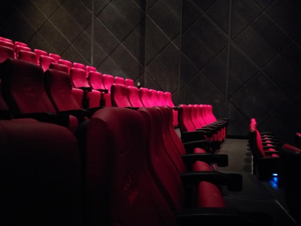 익스트림무비 - CGV 소풍 IMAX관 의자가 가죽 시트로 바뀌었습니다!! 하지만 개인적으로...