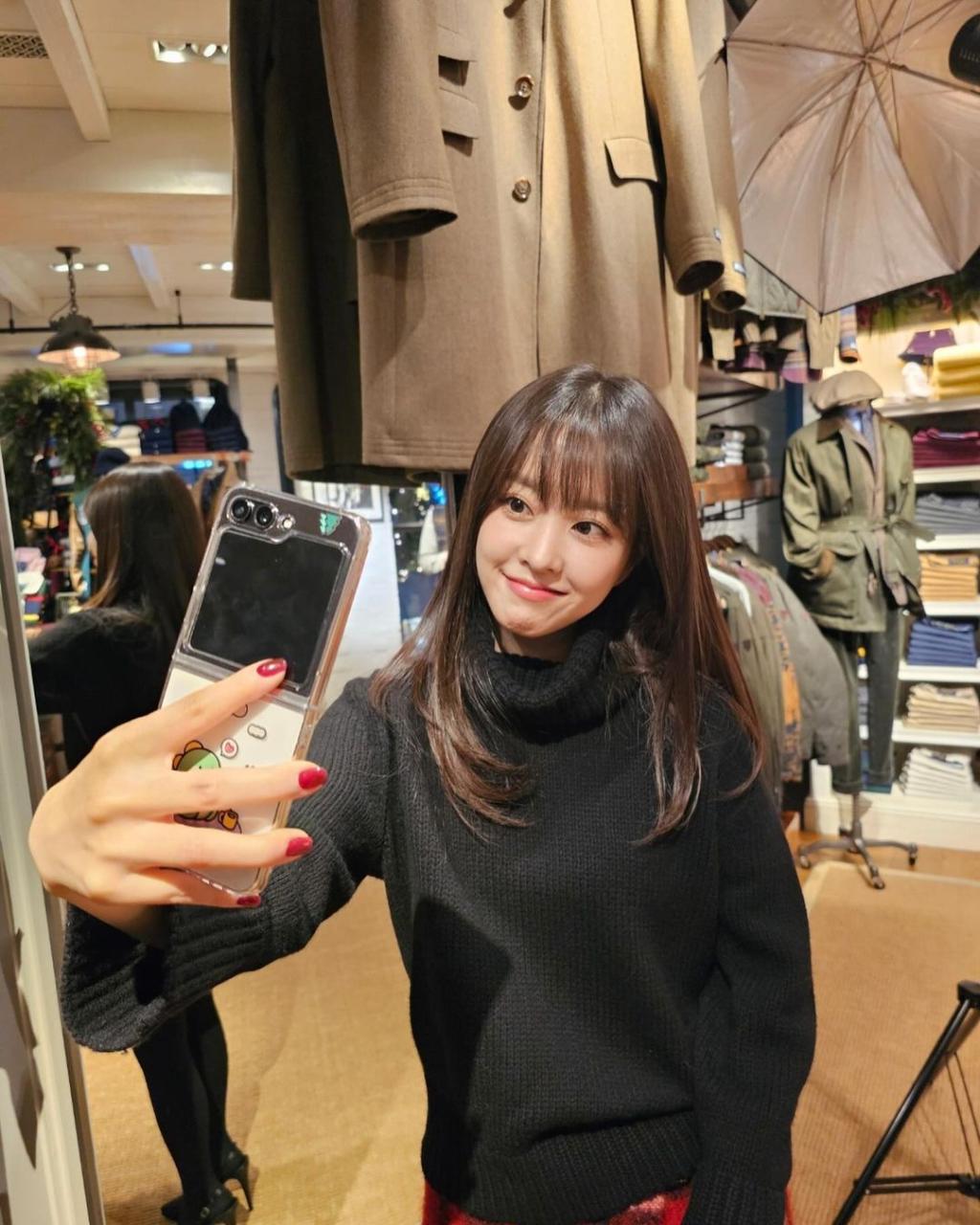 boyoung0212_official_410357333_6599518126826995_462446254826004138_n.jpg