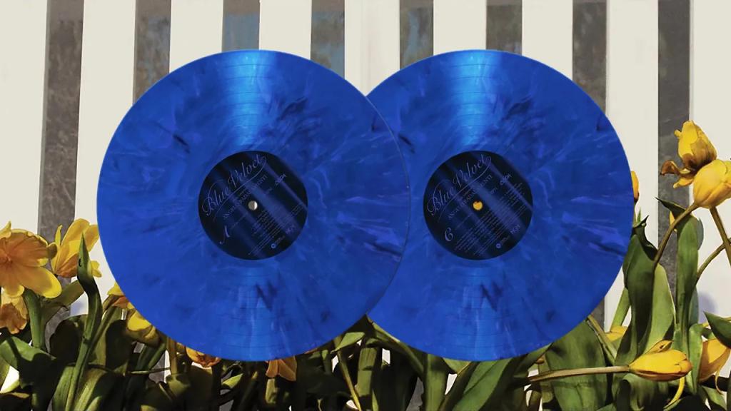 bluevelvet-vinyl-gatefold.webp.jpg