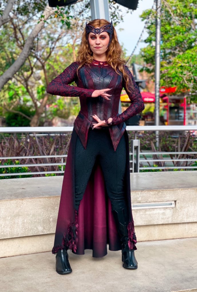 Scarlet-Witch-in-Avengers-Campus1.jpg