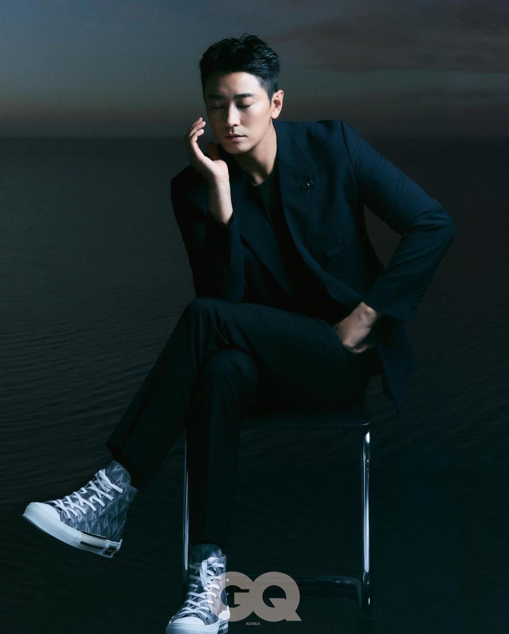 gq_korea_314928886_705671740888512_5233545194683824321_n.jpg