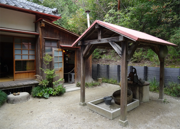 my-neighbor-totoro-satsuki-mei-house-japan-5e7def24c826b_700.jpg