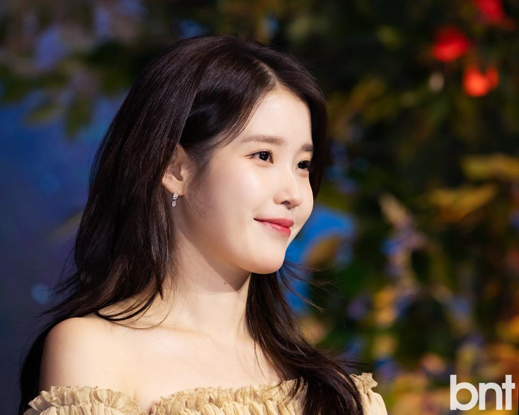 [PRESS PHOTOS] 250305 IU at When Life Gives You Ta (2).jpg