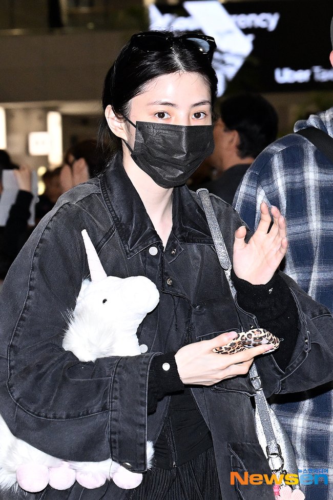 Han Sohee safely arrived at Incheon Airport after .jpg