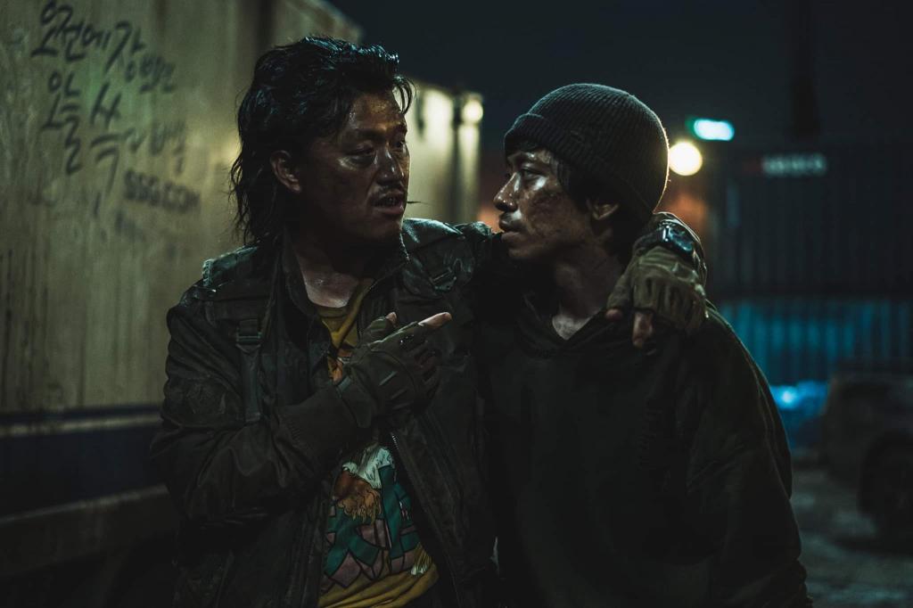 익스트림무비 - 반도 VOD 1위 기념 미공개 스틸 공개