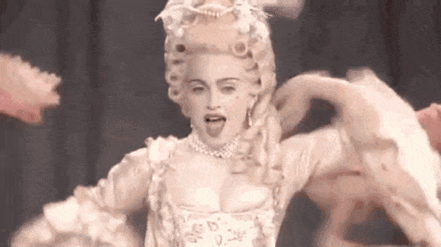 madonna-madonnavoguemtv-min.gif