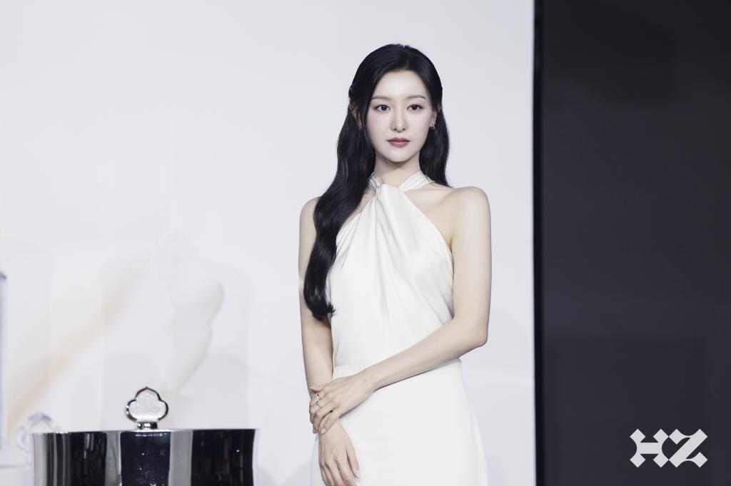 김지원_더후상해_비하인드_(14).jpg