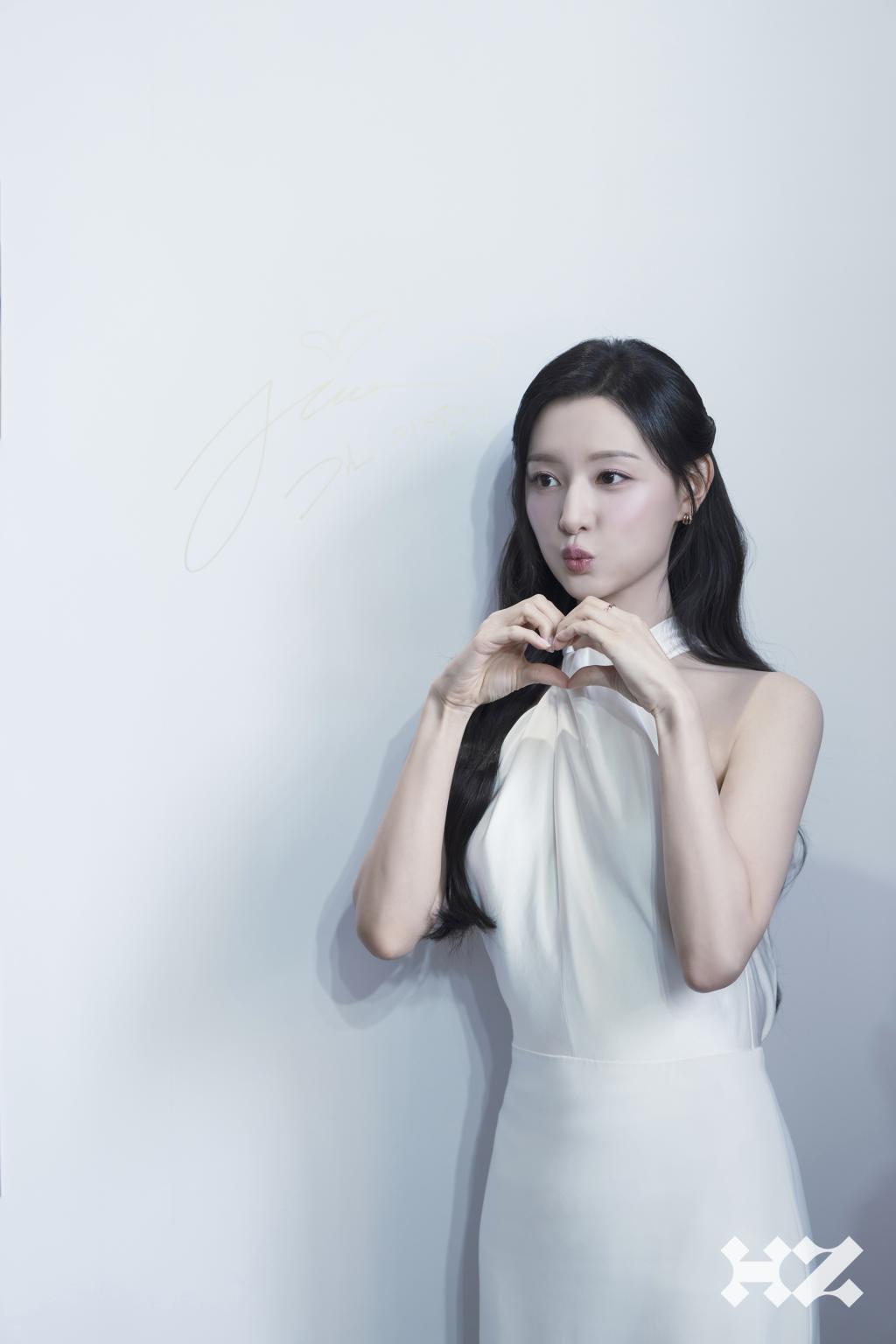 김지원_더후상해_비하인드_(4).jpg