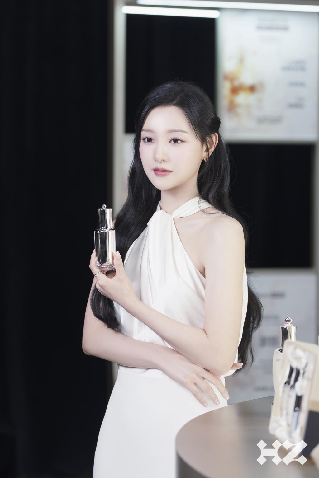 김지원_더후상해_비하인드_(8).jpg