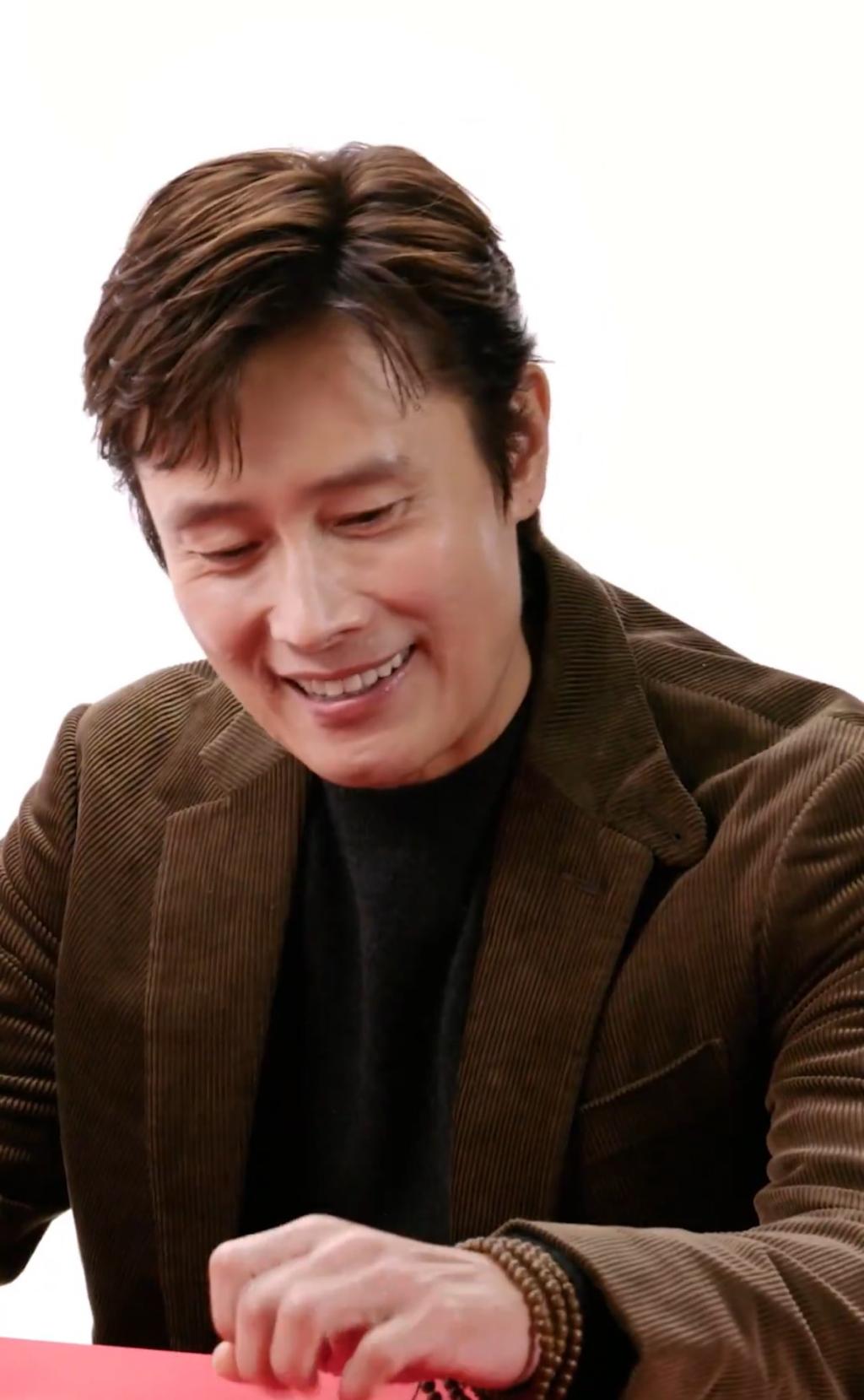 Lee Jung-jae and Lee Byung-hun will face off again (1).jpg