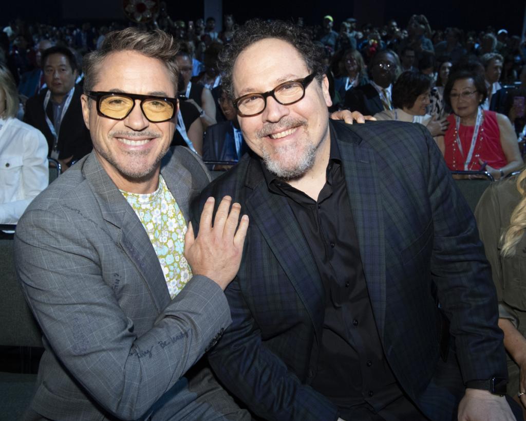 Robert-Downey-Jr-Jon-Favreau.webp.jpg