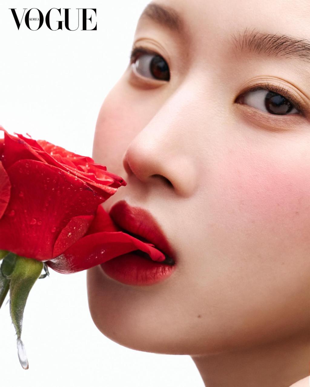 UD_voguekorea_3633690170469378721_316489712_2025_ 5_ 16_.jpg
