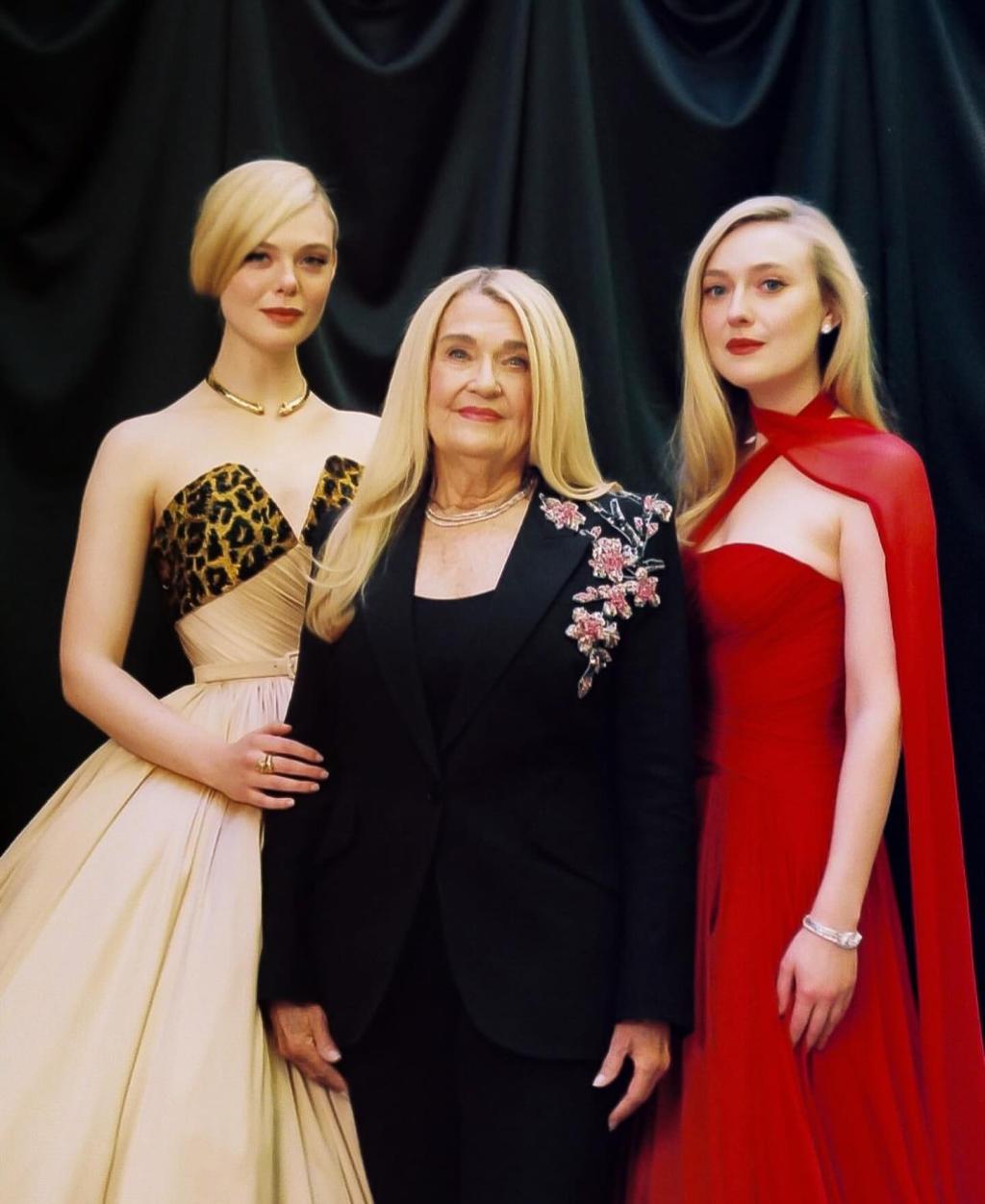 UD_ellefanning_3539973868938192663_3009345727_2025_ 1_ 8_.jpg