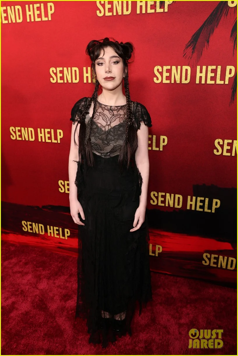 rachel-mcadams-send-help-premiere-in-hollywood-09.webp