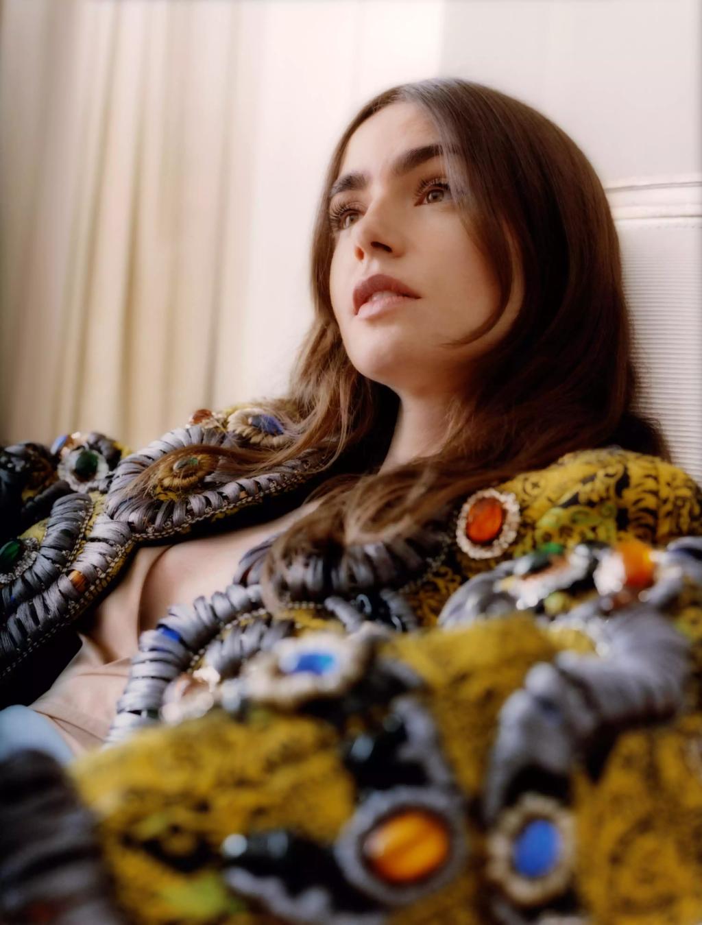 instyle-lily-collins-006-2dc7fc8fa11f44eda82c532d288f8c10.webp.jpg